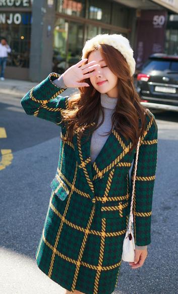 腊七腊八、冻掉下巴！寒意未减，喝碗腊八粥！千鸟格毛呢外套走起