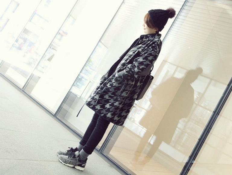 腊七腊八、冻掉下巴！寒意未减，喝碗腊八粥！千鸟格毛呢外套走起