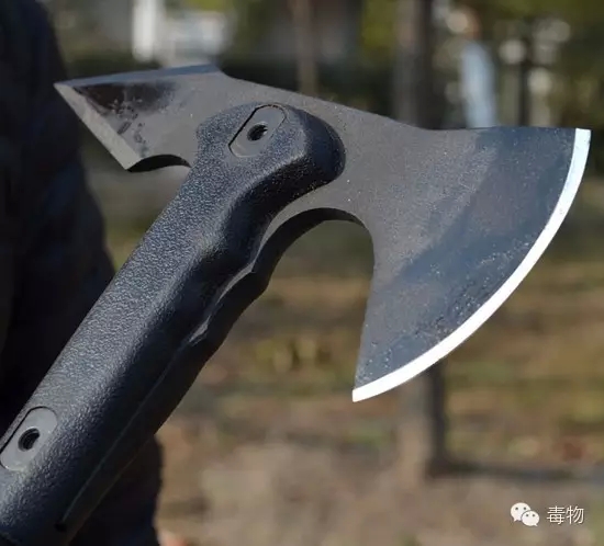 披荆斩棘的战斧用什么钢材,拿好你的战斧为自己披荆斩棘