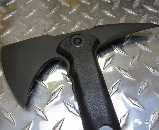 披荆斩棘的战斧用什么钢材,拿好你的战斧为自己披荆斩棘