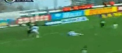 足球倒钩射门集锦大个子,足球小将双人倒钩动画原视频