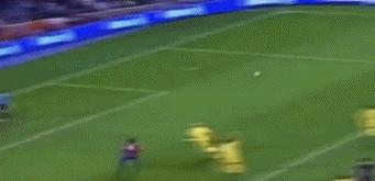 足球倒钩射门集锦大个子,足球小将双人倒钩动画原视频