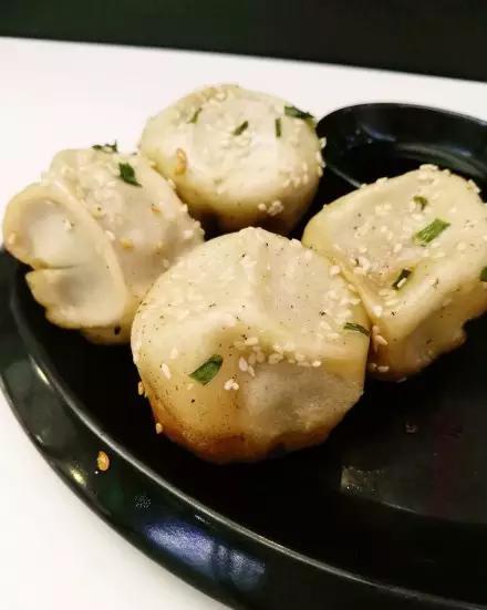 在南京吃两笼屉包子,在南京吃蟹黄汤包原声视频