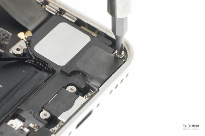 拆修iphone手机,苹果5c换后壳