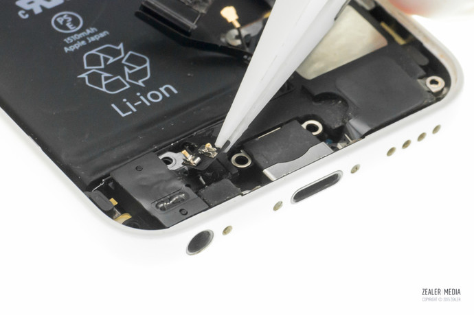 拆修iphone手机,苹果5c换后壳