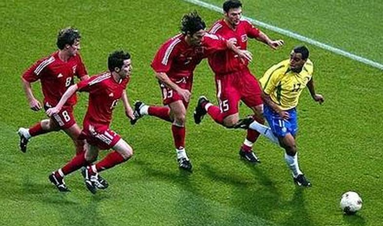 野球场上最讨厌的犯规,足球野球场最讨厌的人