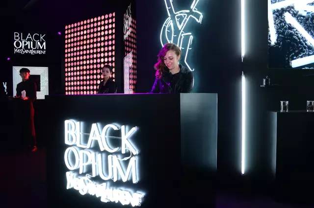 ysl圣罗兰鎏金派对,ysl圣罗兰新年活动