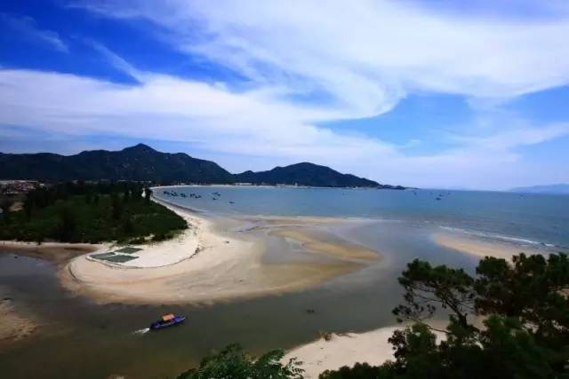 中秋国庆假期运输车票开始发售,提示中秋假期首日火车票明起开售