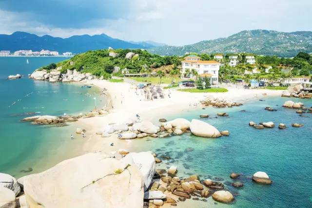 中秋国庆假期运输车票开始发售,提示中秋假期首日火车票明起开售