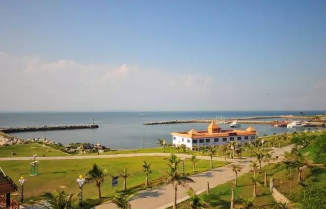 中秋国庆假期运输车票开始发售,提示中秋假期首日火车票明起开售