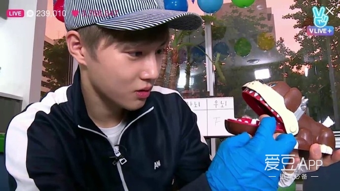 exo分享吴世勋,exo2019年末直播