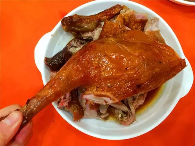 东莞大岭山荔枝柴烧鹅视频,大岭山荔枝烧鹅