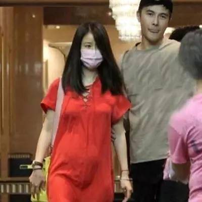 林心如小腹隆起,林心如发福肚子上都是赘肉