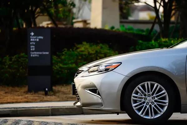 雷克萨斯es200和凯美瑞2.0动力,雷克萨斯es200和亚洲龙哪个动力好