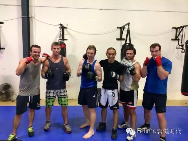 不到100斤的身材,不到100斤的脸拖着130斤的身体