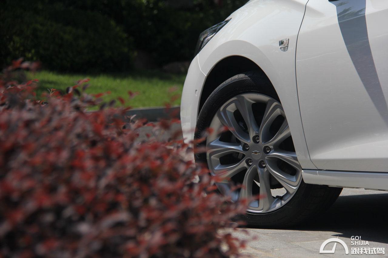 试驾19科鲁兹,雪佛兰科鲁兹2015款经典试驾视频