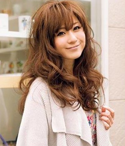 适合国字脸女人味发型,50-60岁国字脸女性适合中短的发型