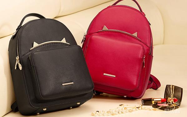 你离脱单可能就差一个双肩包的距离！