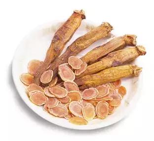 新生儿出生15小时后死亡，院方认为命丧高丽参水