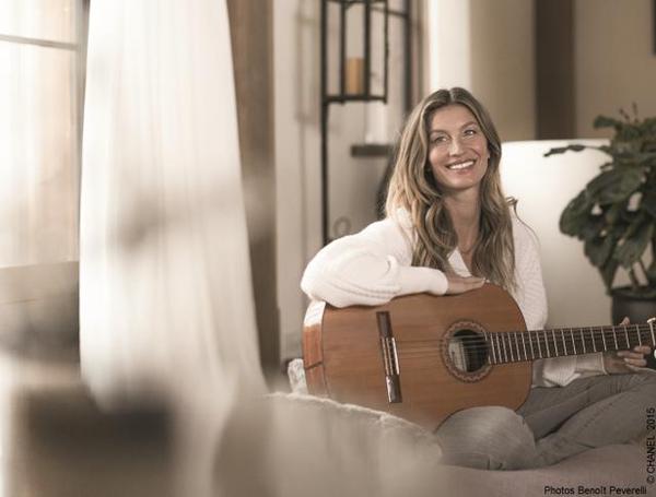 最贵超模走秀,巴西里约热内卢美女惊艳桑巴舞