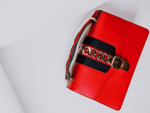 刚开始卖断货的包包，你身边的人有没有用