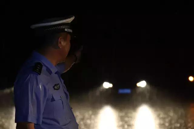 八一建军节兵哥转身变警察叔叔,军营八一特刊