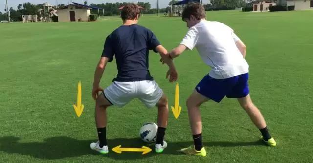 如何像范戴克一样防守,亨利护球动作大全