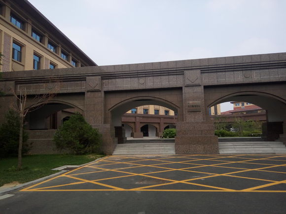 太原理工大学学姐迎新,新生怎么去太原理工大学