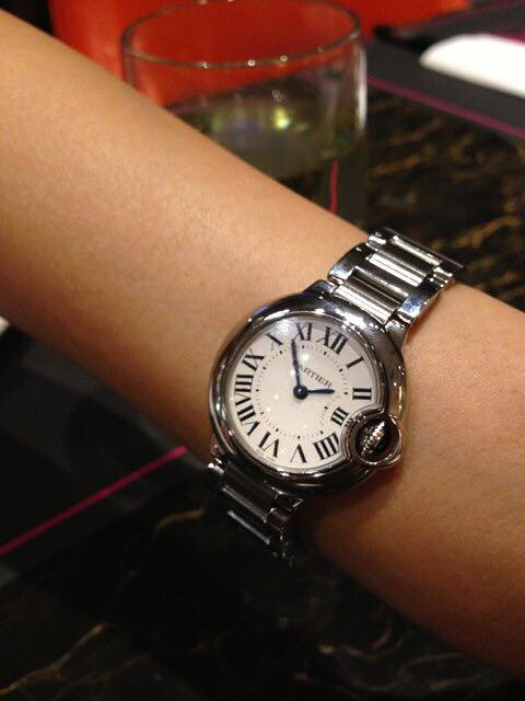 富二代海边酒店抢座，拿来显摆的名表竟然是冒牌货