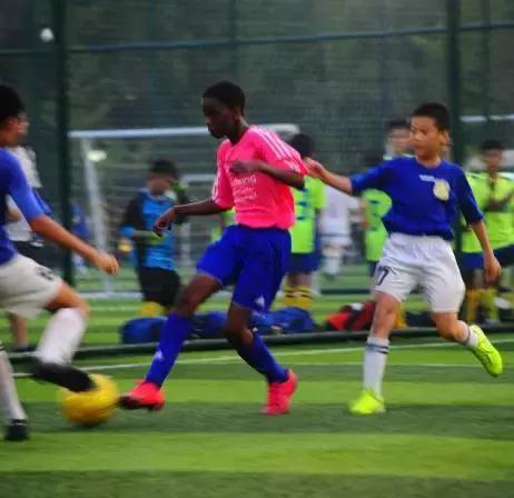 恒圣·胜瑞斯足球赛告捷闭幕中德小球员的差距到底在哪里？