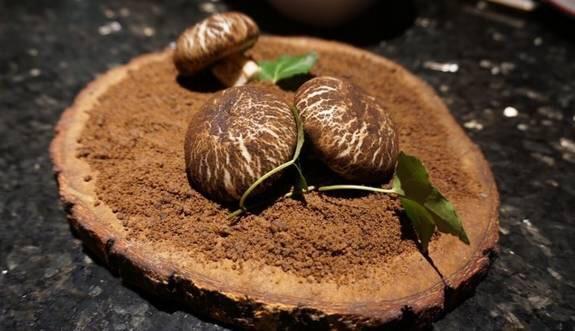 刷爆朋友圈的网红小吃，你吃过了吗！酷暑排队就为吃到它们！