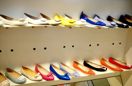 喜欢买衣服的女生看过来,喜欢在实体店买衣服的人性格