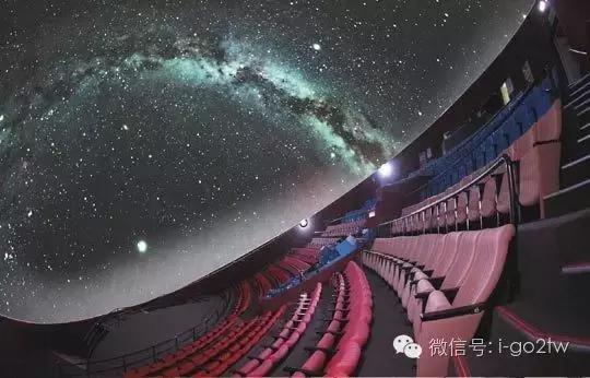 雨天旅游又是另外一种乐趣,旅游遇到下雨天也要潇洒