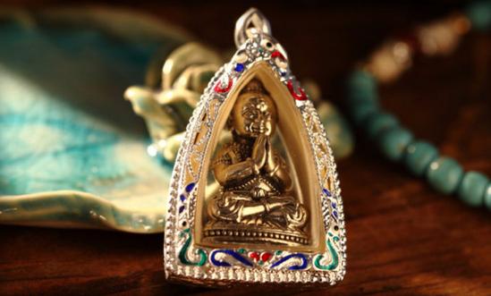 到韩国旅游有什么值得买的,去日本和韩国旅游买什么东西好