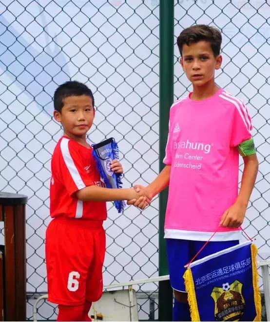 恒圣·胜瑞斯足球赛告捷闭幕中德小球员的差距到底在哪里？