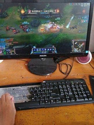 厕所门锁坏了维修,门锁坏了又想上厕所