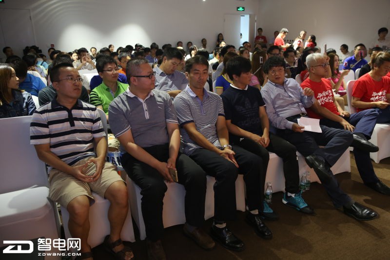 小米盒子牵手百视通聚英超赛事下坡路的盒子市场迎新生？