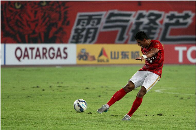 被种族歧视的足球员,遭种族歧视的球员