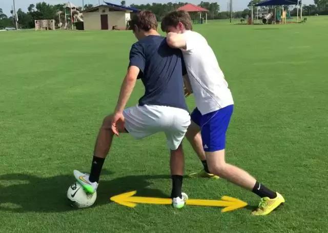 如何像范戴克一样防守,亨利护球动作大全