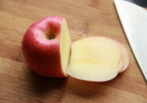 你还在市面上买昂贵的护肤品吗,你还在到处找美白方法和护肤品吗