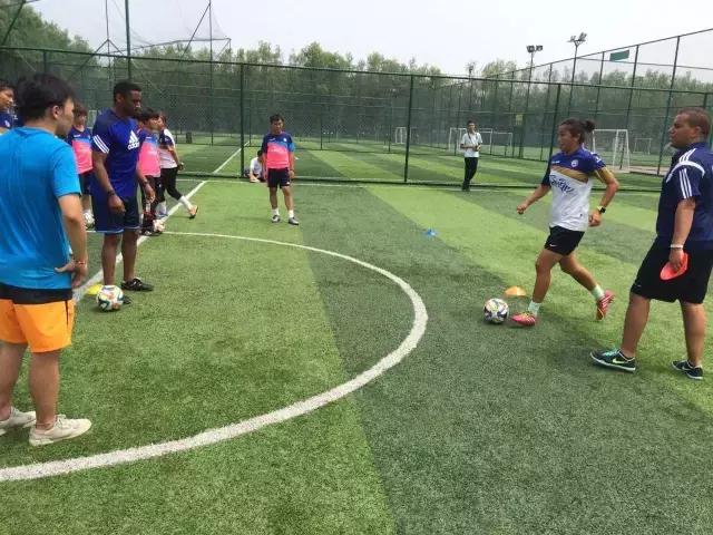 恒圣·胜瑞斯足球赛告捷闭幕中德小球员的差距到底在哪里？