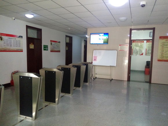 太原理工大学学姐迎新,新生怎么去太原理工大学