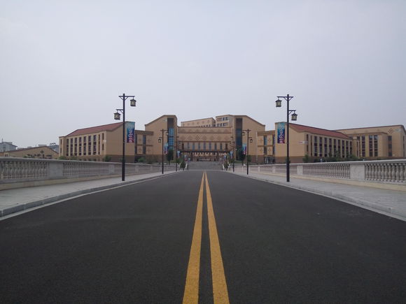 太原理工大学学姐迎新,新生怎么去太原理工大学