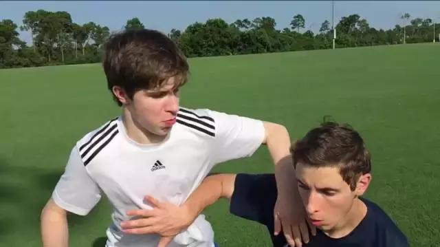 如何像范戴克一样防守,亨利护球动作大全