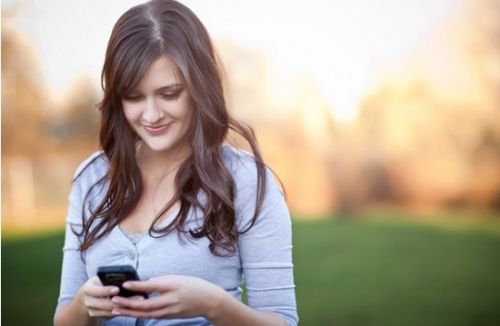 我把女朋友的朋友圈屏蔽了,被一个年轻妹子屏蔽了朋友圈