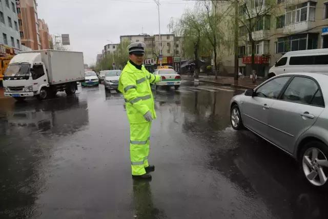 八一建军节兵哥转身变警察叔叔,军营八一特刊