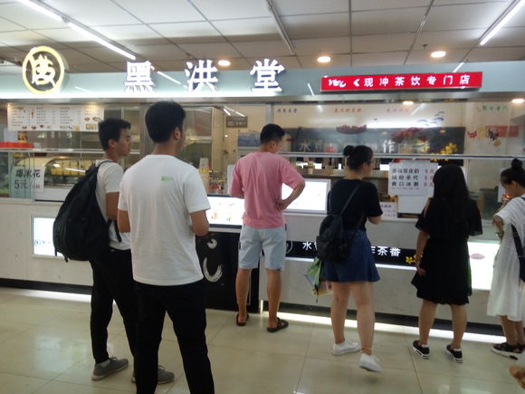 太原理工大学学姐迎新,新生怎么去太原理工大学