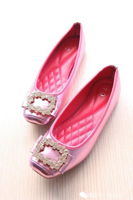 新款韩版女鞋，气质高雅恬静！