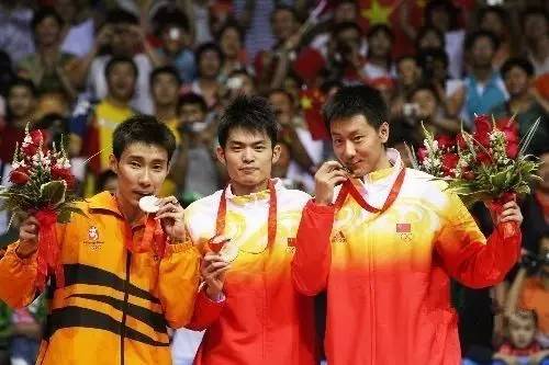 林丹两球惜败李宗伟,无缘金牌,坚持到现在实属不易!