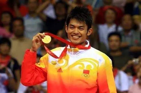 林丹两球惜败李宗伟,无缘金牌,坚持到现在实属不易!